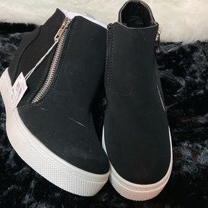 Brash hidden wedge sneakers NWT